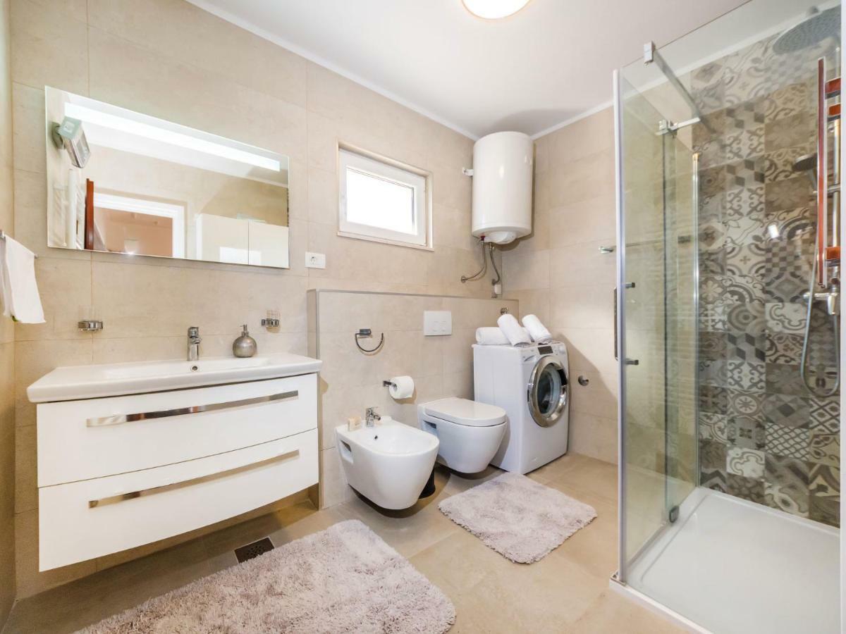 Navis Luxury Villa Vodice Esterno foto